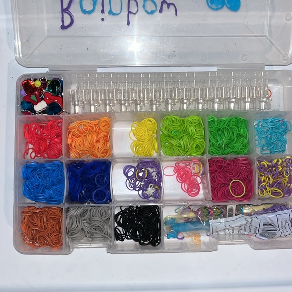 Arts & Crafts Rubber Band Set, Rainbow Loom, Jewelry Maker - Picture 2 of 3